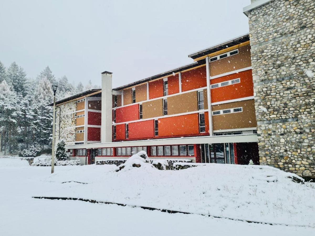 Appartamenti Corte Residence Borca di Cadore Bagian luar foto