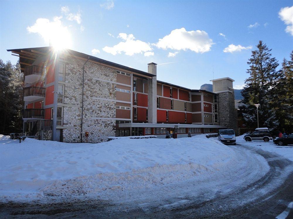 Appartamenti Corte Residence Borca di Cadore Bagian luar foto