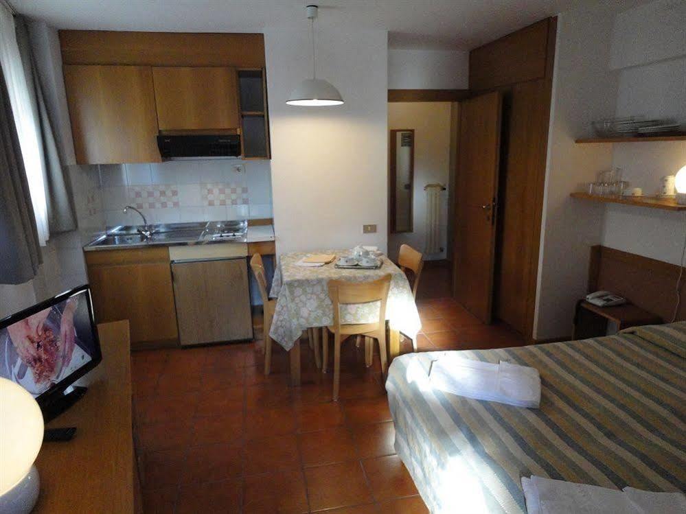 Appartamenti Corte Residence Borca di Cadore Bagian luar foto